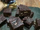 Fudge au chocolat, noix et canneberges